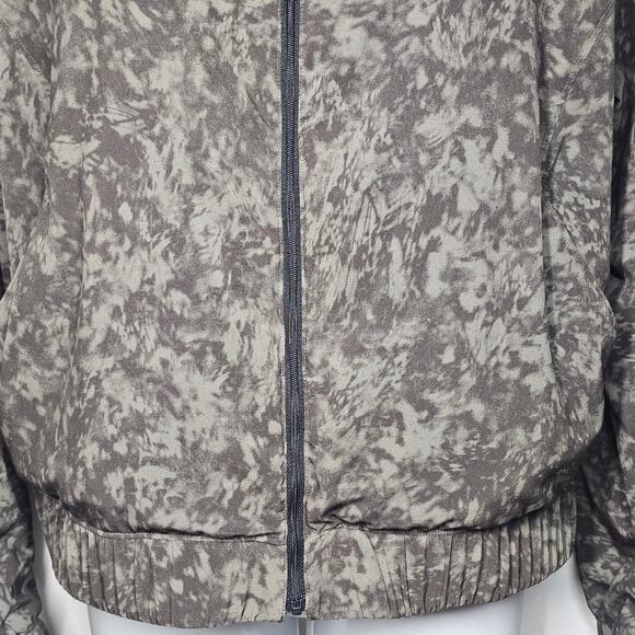 Lululemon Bombs Away Jacket Black / Summer Shade Medium Olive Dark Olive Size 6 - Picture 5 of 11